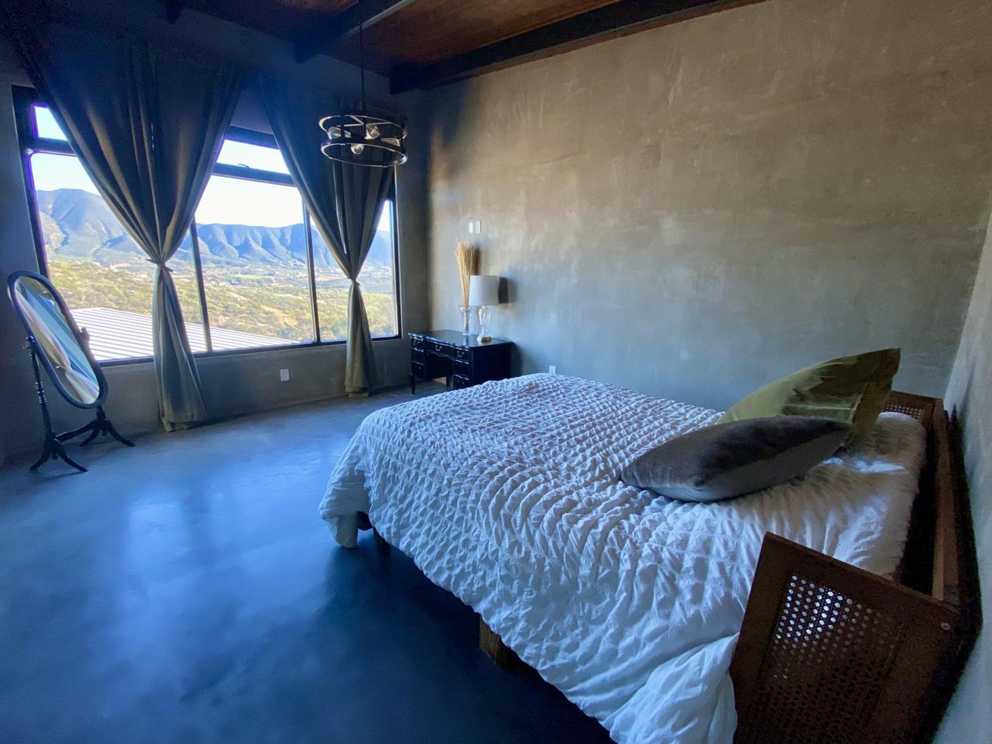 Prajna Valle De Guadalupe Bilik gambar